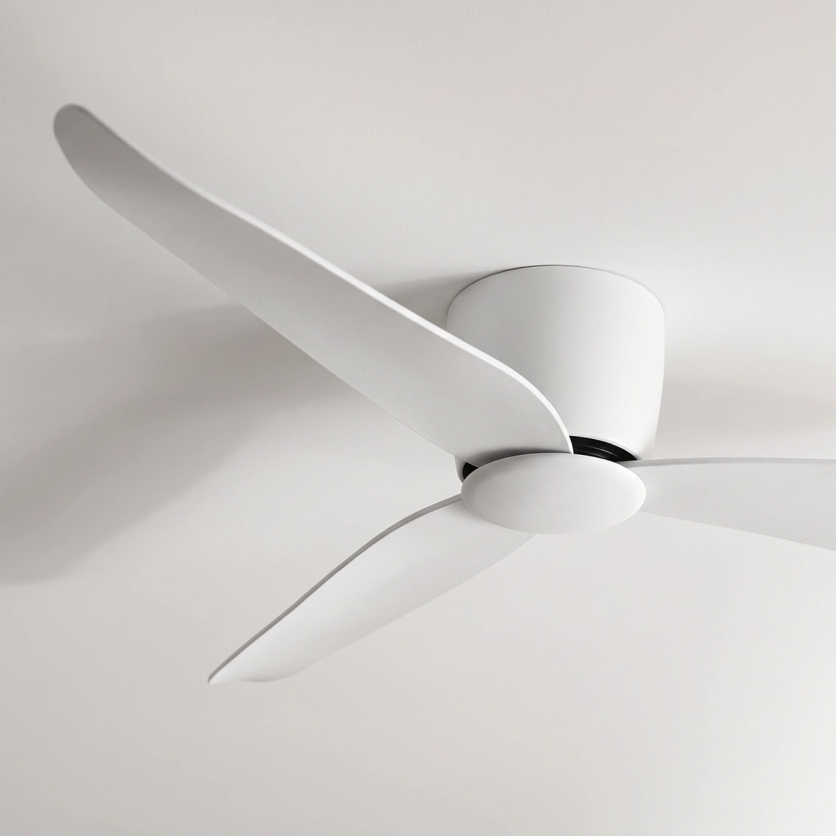 claro-essentials-spirit-dc-ceiling-fan-white-close-up-angled-insitu